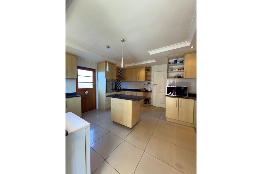 4 Bedroom Property for Sale in Kensington Western Cape